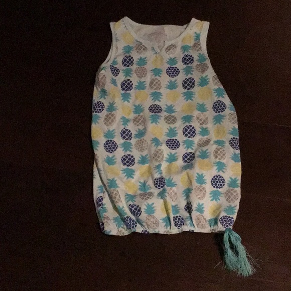 💫( 3 for 20)Super cute summer top with pineapples - Picture 1 of 2